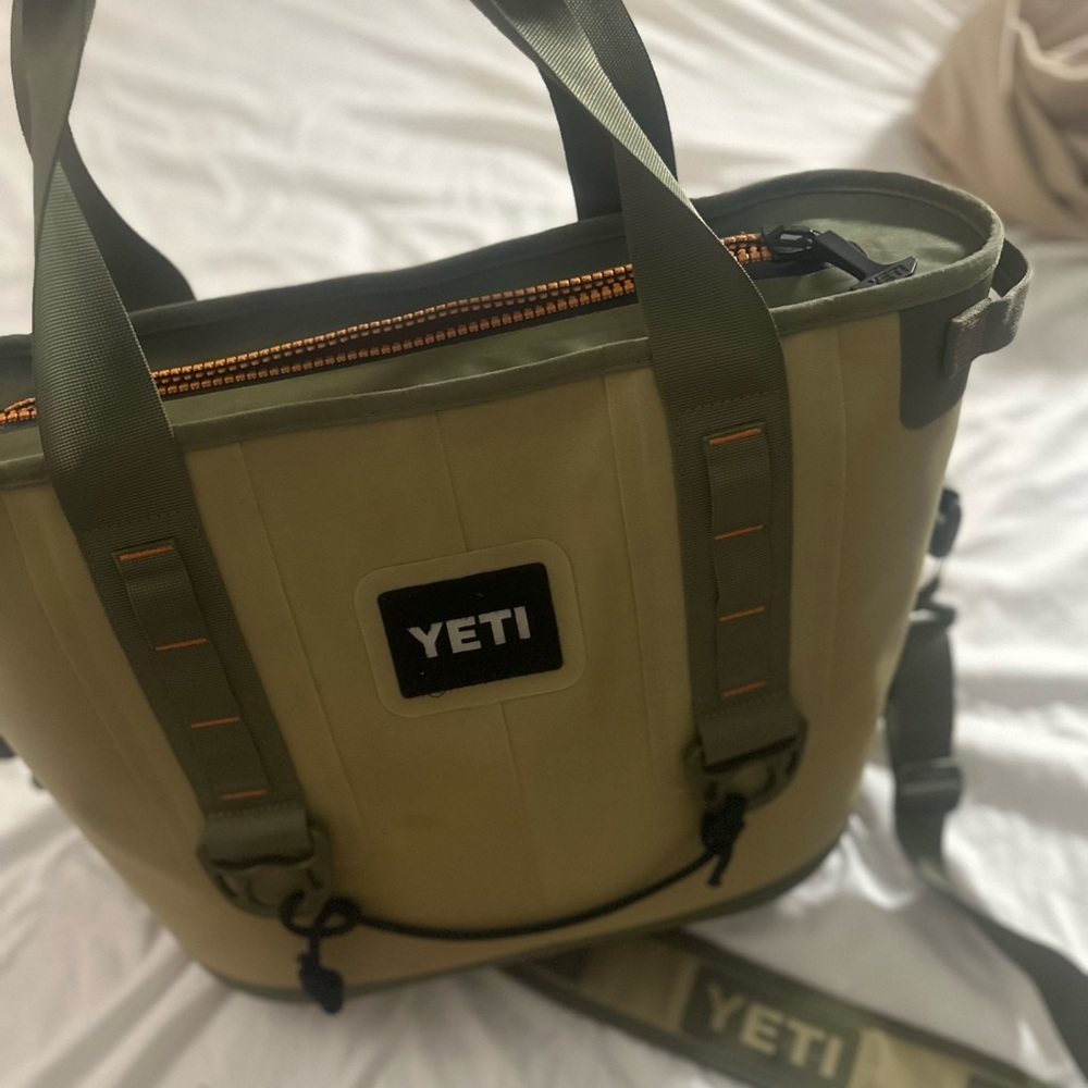 YETI Hopper 30 Soft Cooler bag